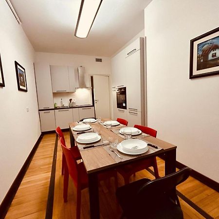 Kibilu - Via Medaglie D'Oro Centro Citta Con Parcheggio Apartment Varese Luaran gambar