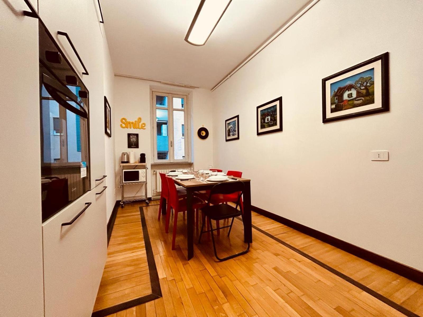 Kibilu - Via Medaglie D'Oro Centro Citta Con Parcheggio Apartment Varese Luaran gambar
