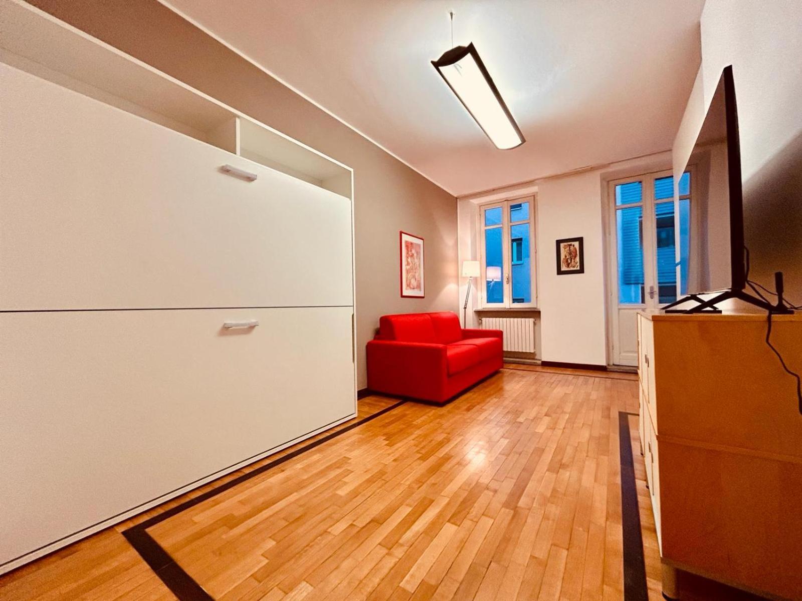 Kibilu - Via Medaglie D'Oro Centro Citta Con Parcheggio Apartment Varese Luaran gambar
