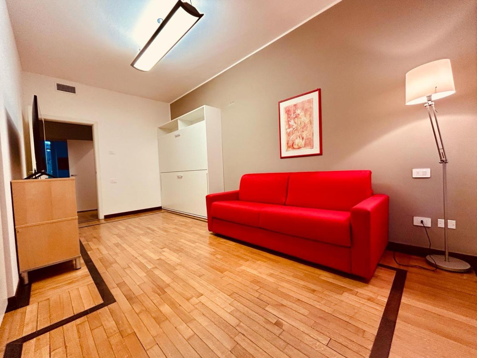 Kibilu - Via Medaglie D'Oro Centro Citta Con Parcheggio Apartment Varese Luaran gambar
