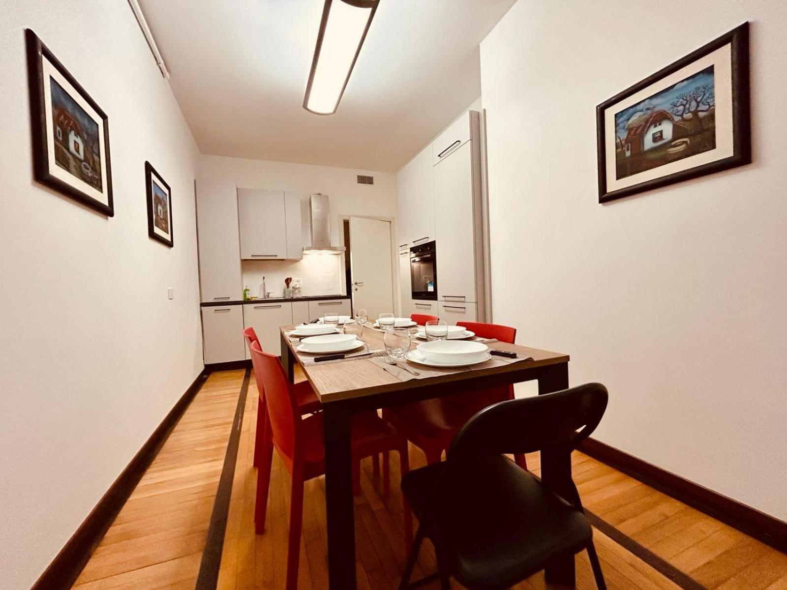 Kibilu - Via Medaglie D'Oro Centro Citta Con Parcheggio Apartment Varese Luaran gambar
