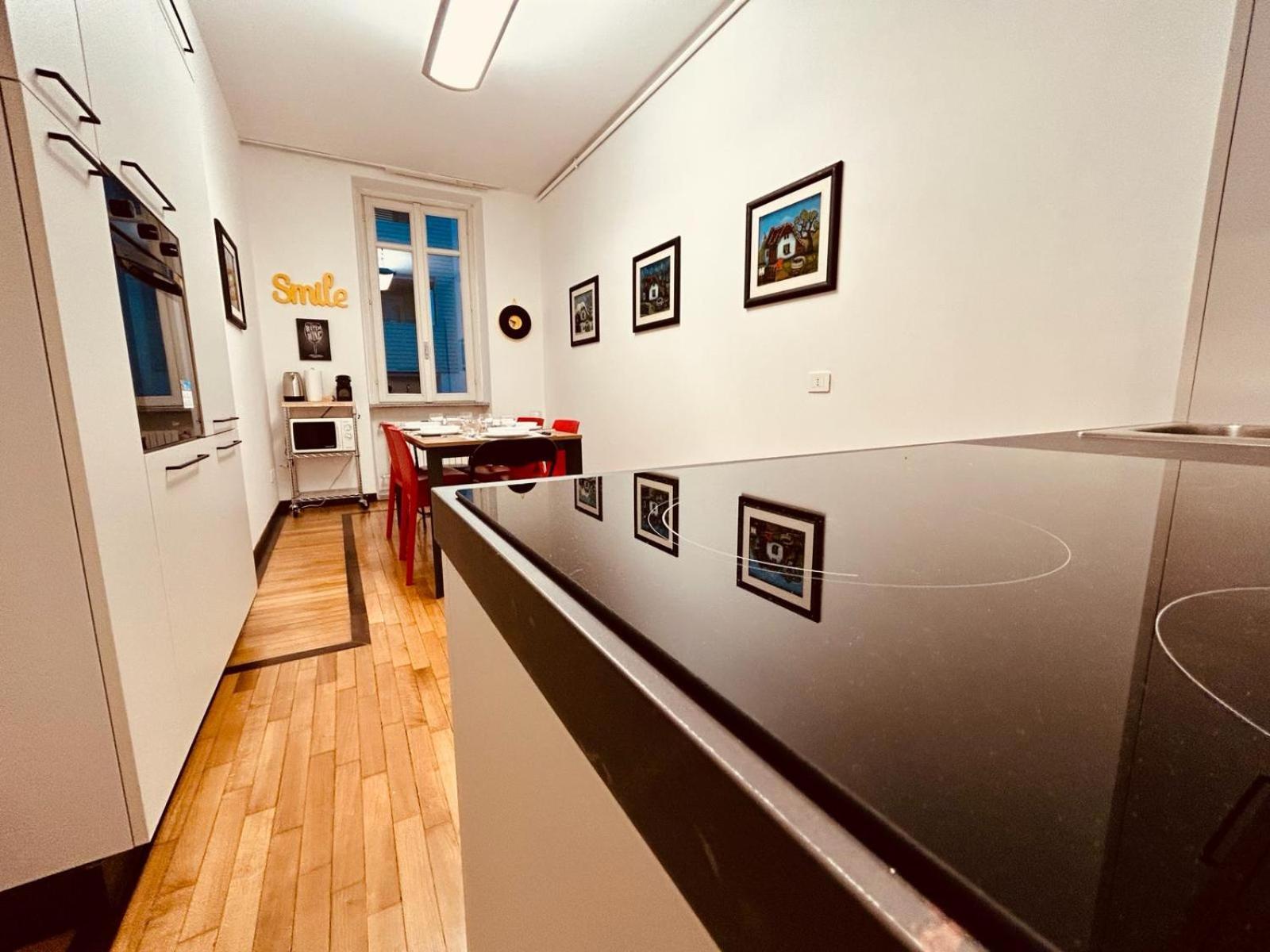 Kibilu - Via Medaglie D'Oro Centro Citta Con Parcheggio Apartment Varese Luaran gambar