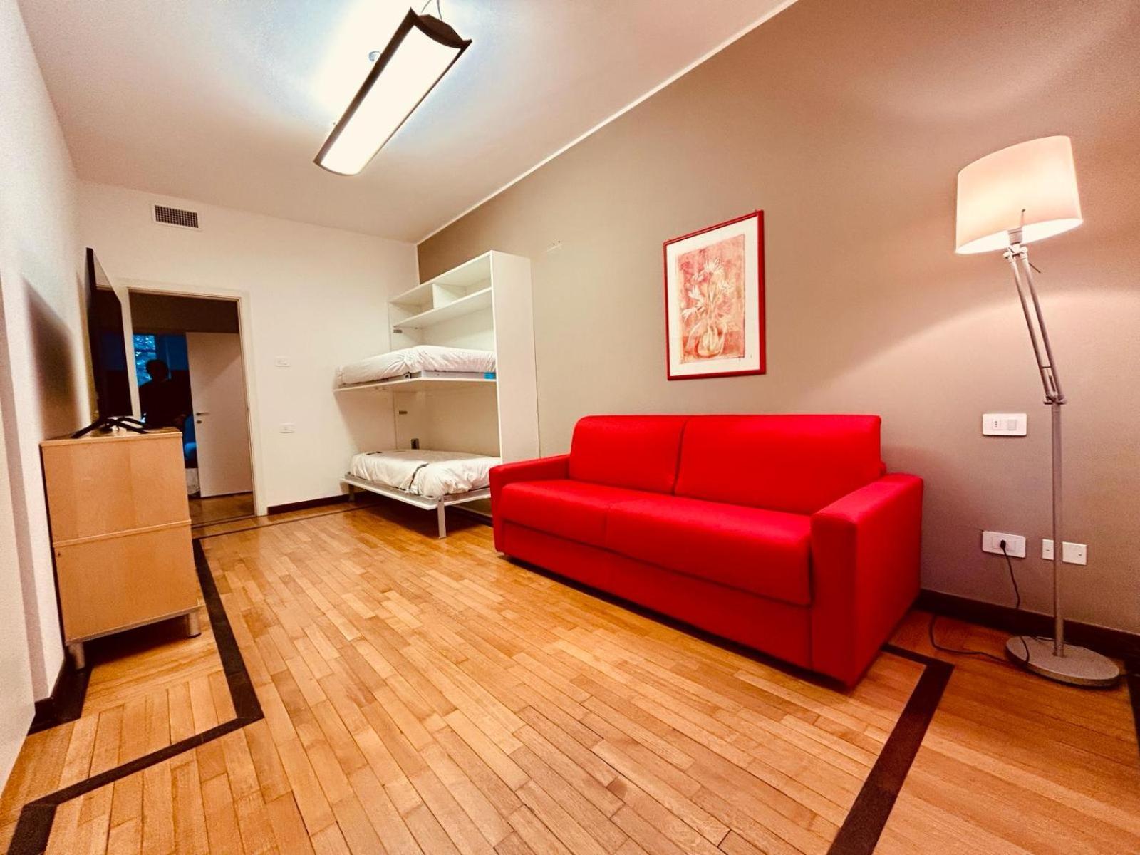 Kibilu - Via Medaglie D'Oro Centro Citta Con Parcheggio Apartment Varese Luaran gambar
